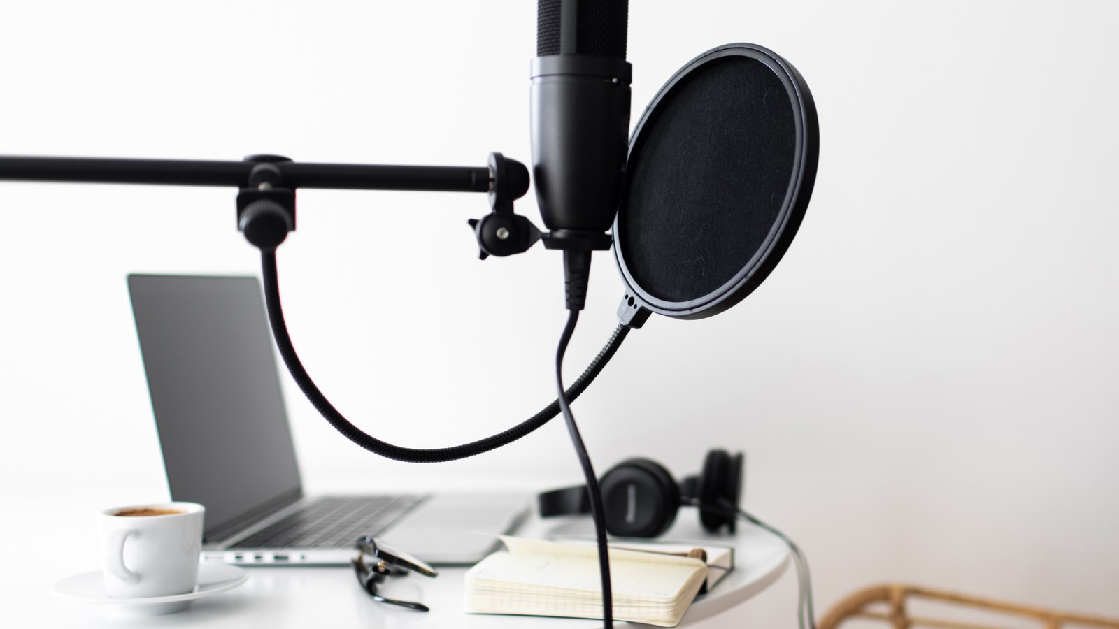 Advantages and Disadvantages of Podcasting - TechnologyWire